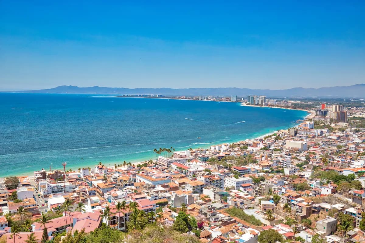 Vista costera en Puerto Vallarta